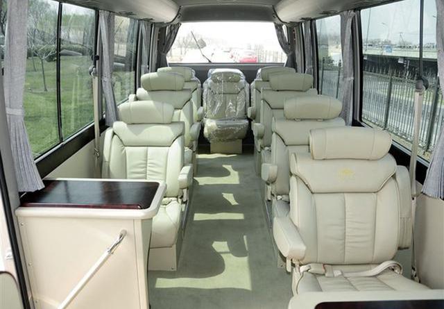 一辆中巴要100万?坐过之后才知道为什么!-新浪汽车