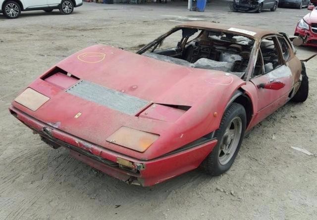 这个报废的法拉利有人出4万美金购买回去修复,值不值