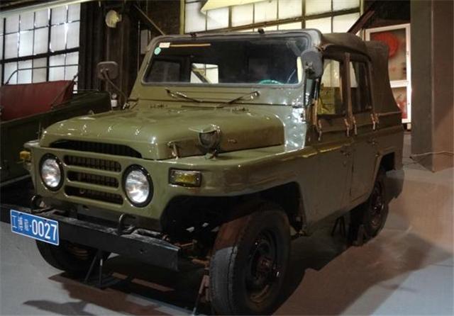 当年县长才有资格坐的吉普车,3万块一辆,老司机都不会开!