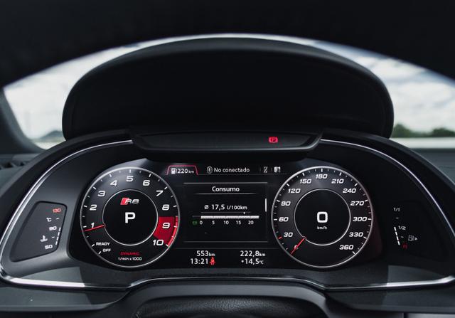 奥迪r8v10spyder更快更轻更动感