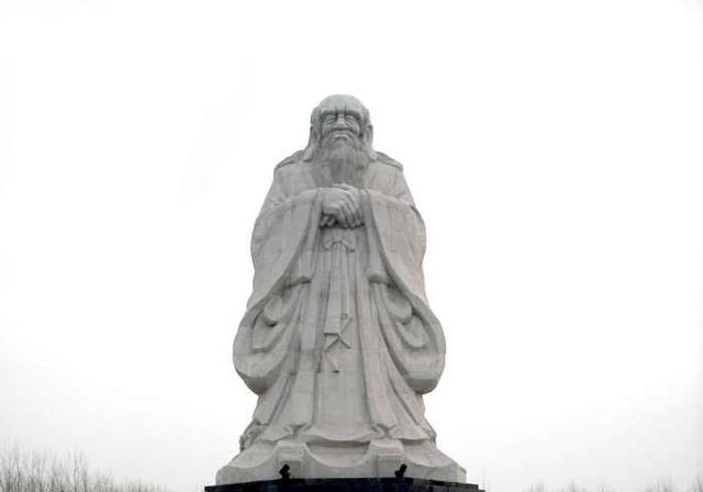 哲学大师老子姓李,名耳,字伯阳,亦叫李聃,春秋晚期楚国(今河南鹿 邑)