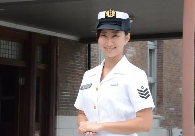总兵力25万 女兵3万!征兵出奇招,士兵却陷侵犯丑闻 众少女遭殃