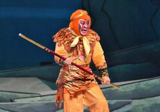 为何悟空,八戒,沙僧却只能穿僧衣|盔甲|孙悟空|行者_新浪新闻