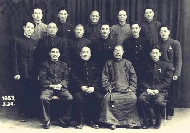 韩红的爸爸是刘宝瑞的提徒弟也是事实.