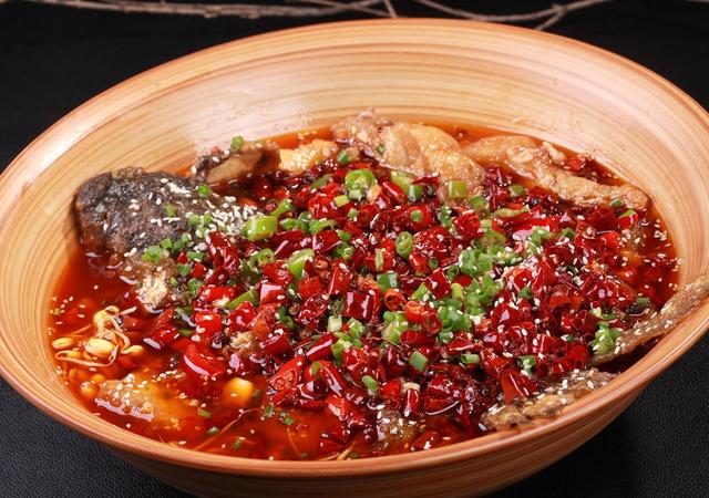 麻辣水煮鱼只有做到"嫩滑爽"才算正宗,川菜师傅教你水煮鱼秘诀