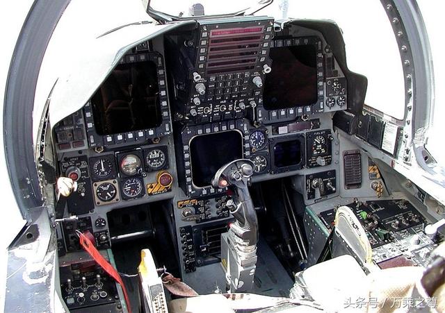 由简陋到科幻中美俄欧50种战斗机驾驶舱高清对比图