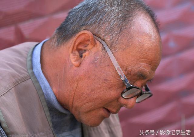 66歲農村大叔走街串巷40年, 靠誠信, 大叔說20年前一個月賺4000