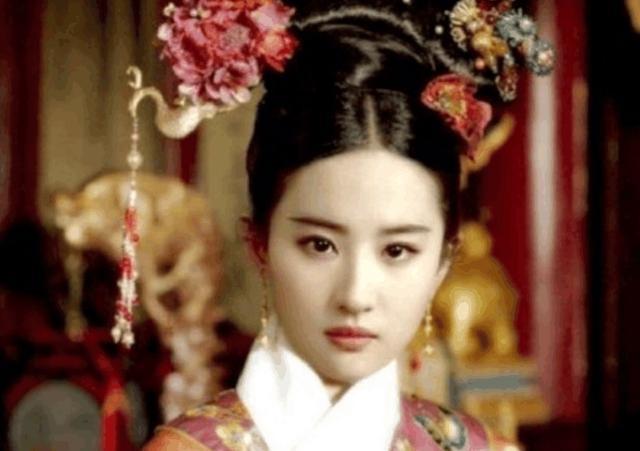 亦菲演清宫戏? 她和四小旦杨幂王珞丹黄圣依宫