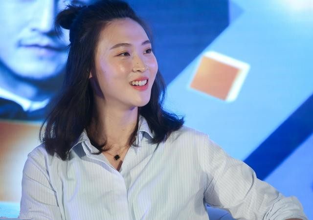 转眼间,离前中国女排队长惠若琪正式退役已经一个月,在这一个月里,她