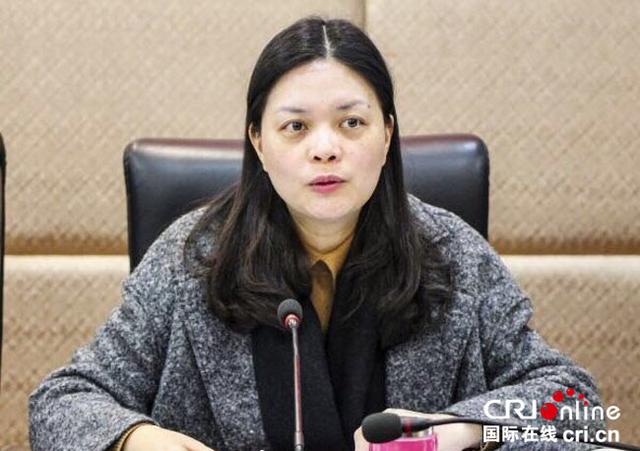 李琳):全国人大代表,四川峨眉山市市长,峨眉山景区管委会主任吴小怡6