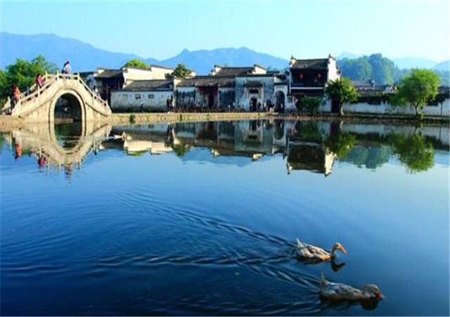将整个镇子圈起来,收费100元还怕被逃票,国内最冤的5A级景区