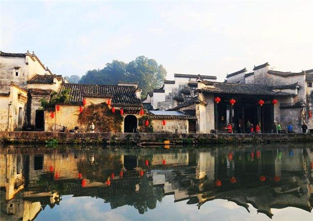 将整个镇子圈起来,收费100元还怕被逃票,国内最冤的5A级景区|宏村|景区|村镇_新浪新闻