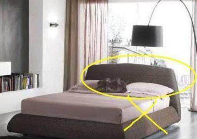 卧室大床摆放有讲究,很多人摆错了还不知道,难怪越住越穷