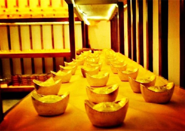 明年运势大红大紫的生肖,横财入命,遍地黄金,买车买房还有存款