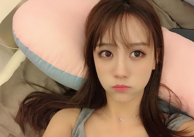 愿赌服输南波儿直播接受比基尼惩罚引百万网友围观