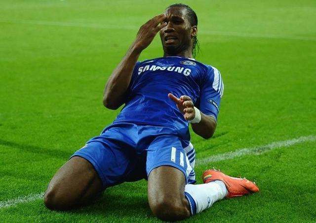 记得12年欧冠决赛的头球嘛?那个滑跪三道杠的