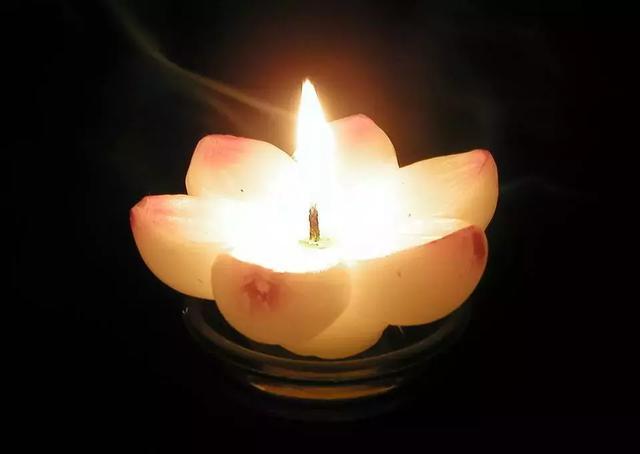 庄严肃穆而虚构出来的神秘元素还是真实存在且能千年不灭的一盏神灯呢