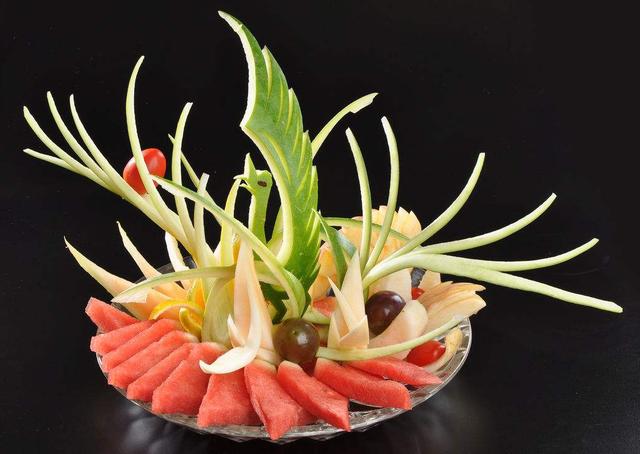 水果拼盘18款端上来,家人抢着吃,客人赞不绝口!春节宴客必备