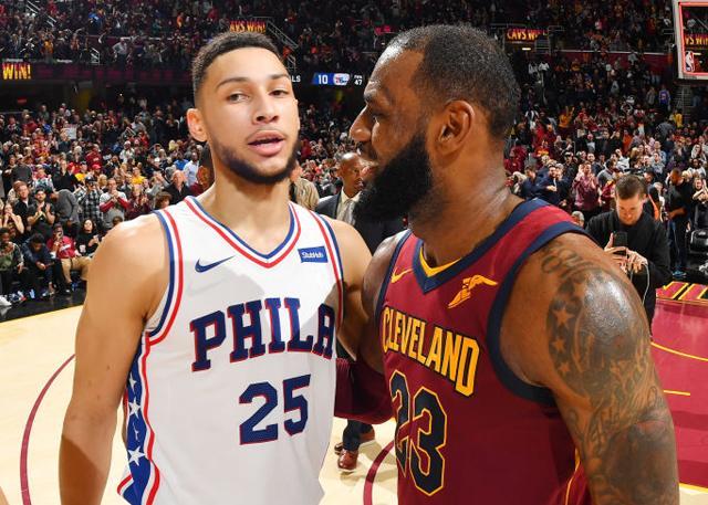 詹姆斯扛着沙里奇上篮,一条龙碾压状元西蒙. 来