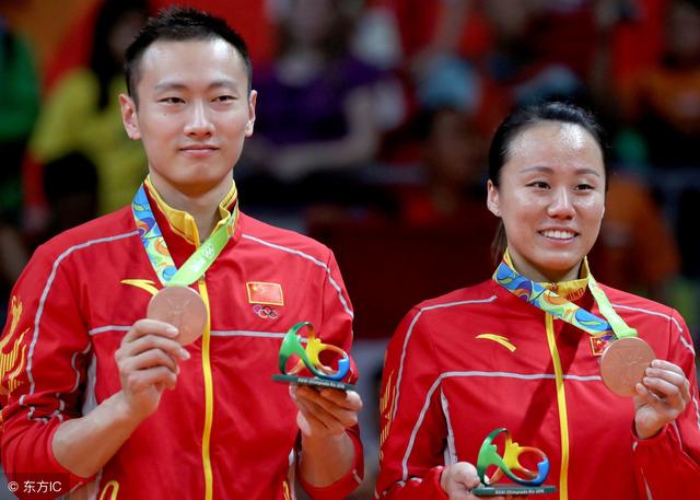 孙瑜身高达到了1米85左右,是中国女单历史上的第一"高人".