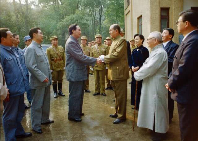 和电影里出演自己的特型演员见面时斯大林是怎么称赞的