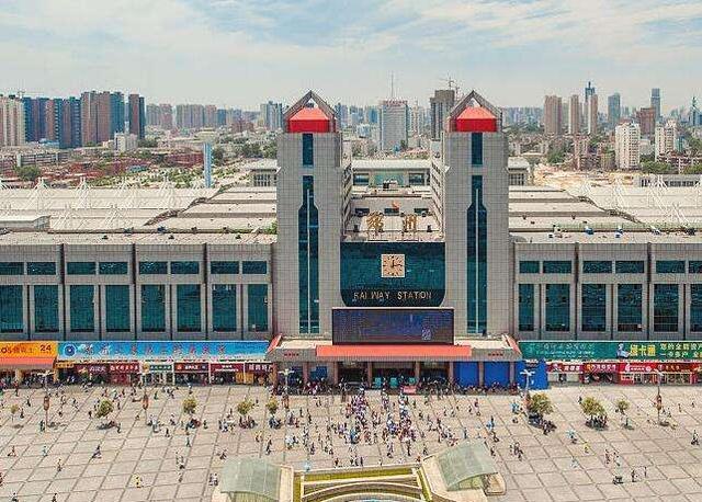 河南省一座最打脸的火车站一不小心会走错了出站口