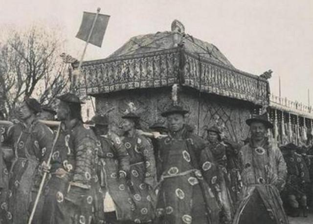 仅存的几张清朝照片, 告诉你清朝有多无能, 最后一张让人愤怒|载沣