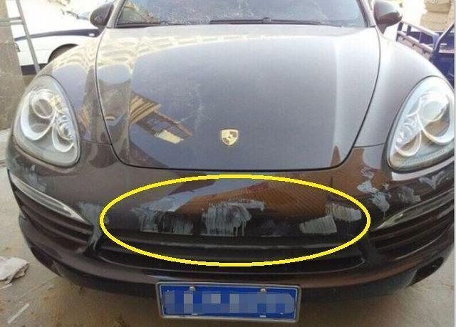 保时捷被熊孩子涂鸦,车主的做法让路人竖起大拇指!