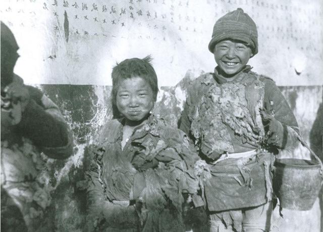 晚清穷人和富人生活对比:穷人衣不遮体