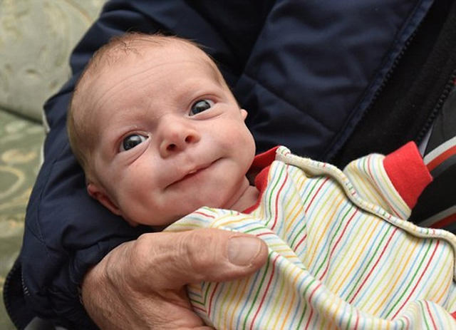 一位年过古稀的老人竟然娶了好朋友的孙女,还生了两个女儿!