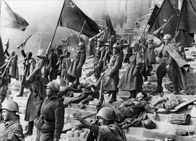 美国军队完全有机会抢在苏联之前占领柏林,为什么没有这么做?