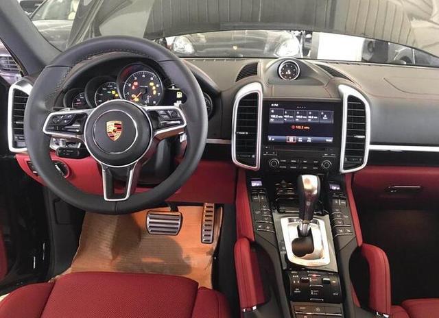 17款保时捷卡宴提车,苦等半年终于到手,选装的钱购买两台众泰了