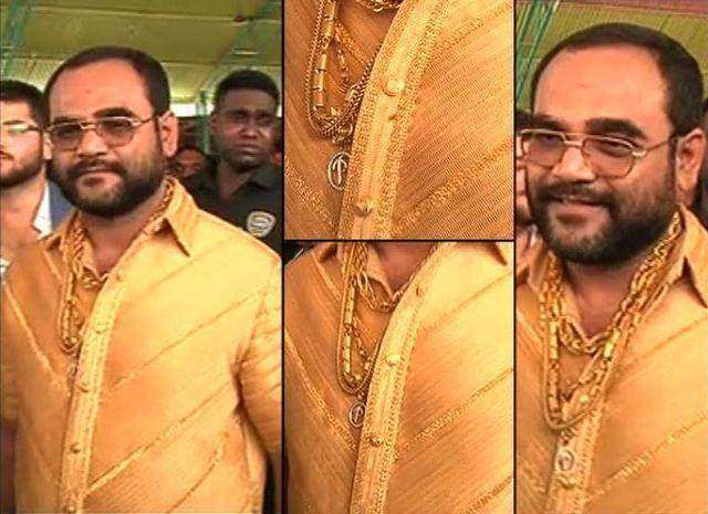 所到之地让人亮瞎眼,其目的太浮夸|黄金|衣服|土豪_新浪新闻