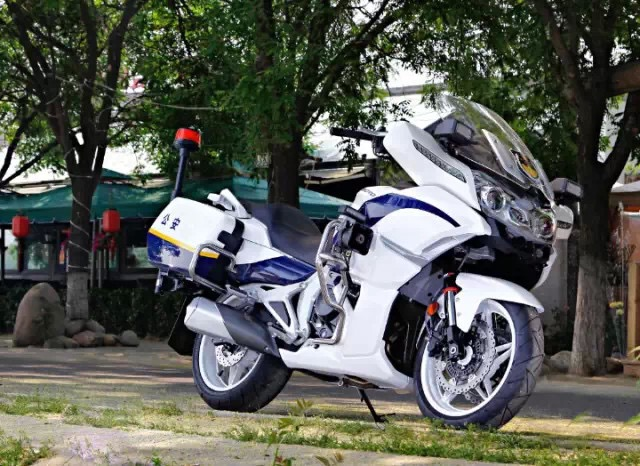 浅析警察叔叔的摩托车,(揭京a5号牌神秘面纱)
