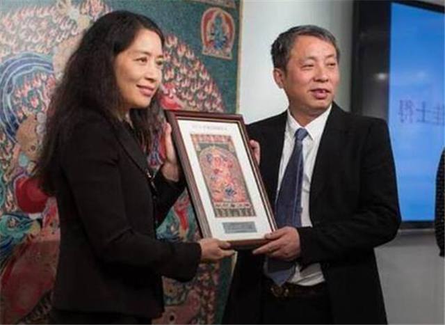 他便是刘益谦,63年出生,曾就读于上海森林电子工程有限公司,是08年