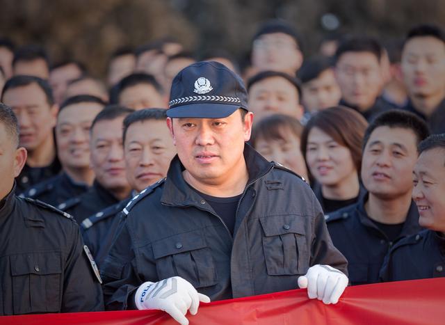 上午7时,随着昌乐县政府副县长,县公安局党委书记,公安局长曹俊勇的