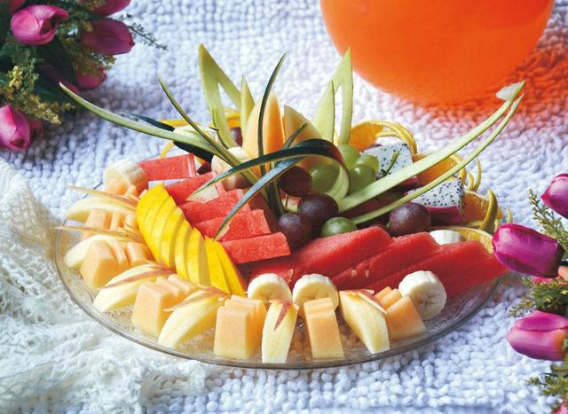 水果拼盘18款端上来,家人抢着吃,客人赞不绝口!春节宴客必备