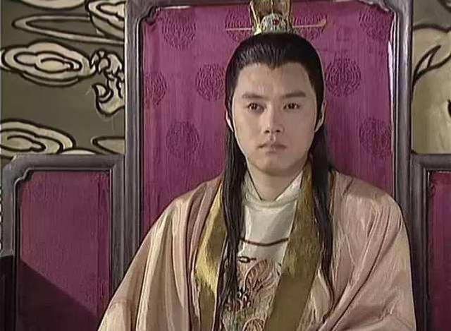 凭穿越时空的爱恋走红撞脸靳东出道多年不红如今成这样