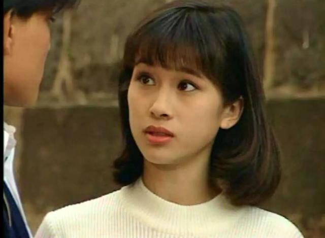 大风暴和笑看风云,豆瓣高评分港剧推荐第七弹《飘零燕》小燕(左诗蓓