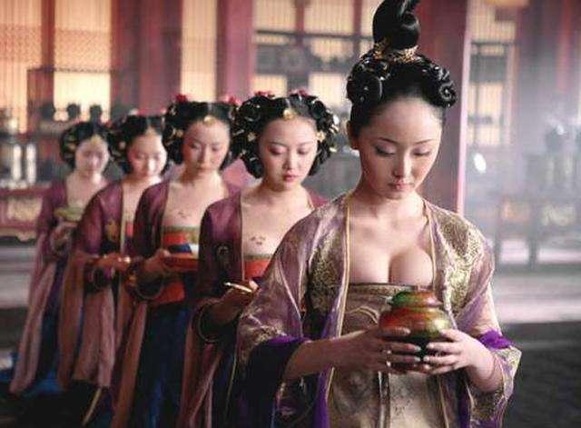 朱元璋临终前,害怕后宫嫔妃遭人惦记,恢复了禁用千年的残忍制度