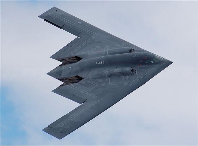 隐身的蝙蝠侠,世纪吞金兽——美国b-2隐形轰炸机