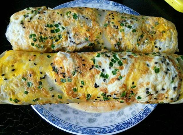 煎饼果子面糊怎么做才薄脆日售300个的煎饼大妈教你好吃秘诀