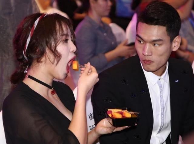 傅园慧越来越美,被整容了?富二代男朋友现身?