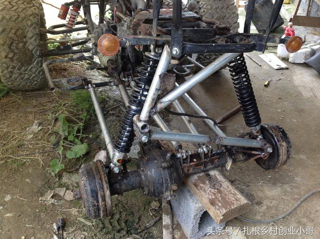 沙滩车稍加改装也能玩出手扶拖拉机的水准