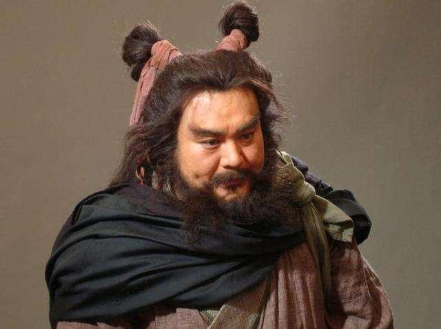 先称壮士再叫贤弟后叫黑厮, 宋江对李逵的称呼为何多变