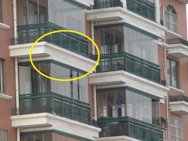 买房别在买凸阳台的房子了,白送面积都不能要