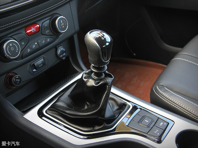 刷新传统认知 爱卡测试2018款中兴领主