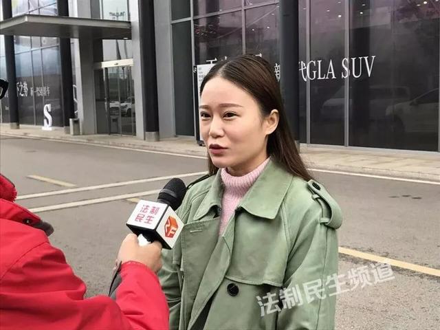惊!美女刚下高速,30多万的奔驰车爆缸了!