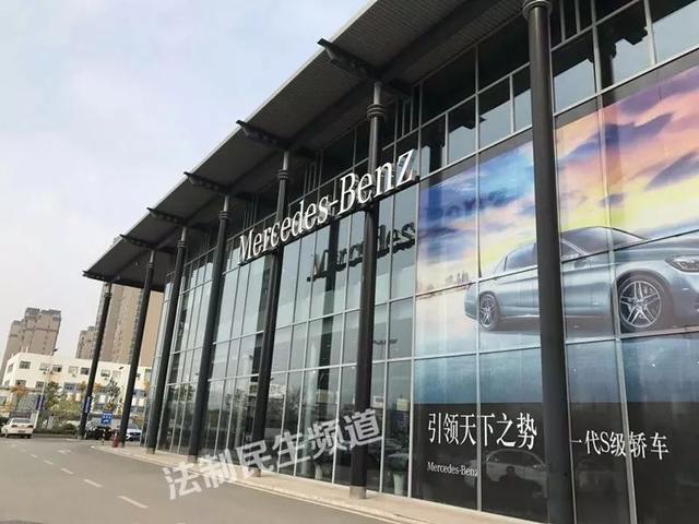 惊!美女刚下高速,30多万的奔驰车爆缸了!