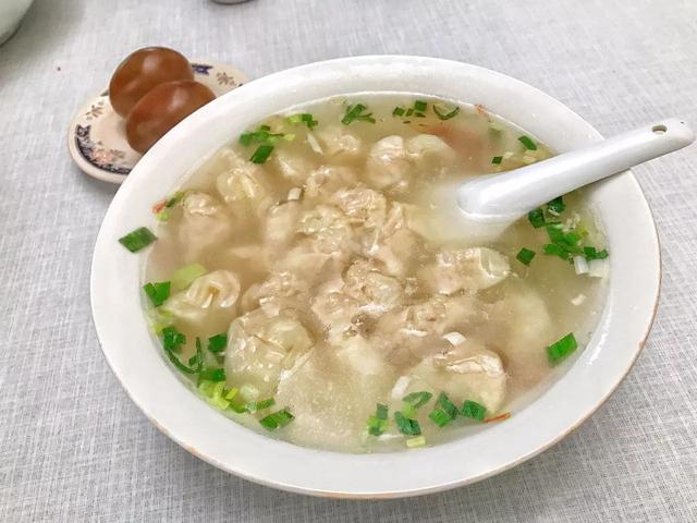 正宗南京小杆子给你一碗正宗南京辣油小馄饨